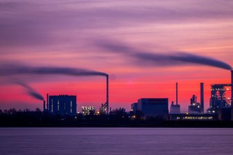 Deutsche Industrie steigert Umsatz - und streicht Jobs - Der Jahresauftakt lief überraschend gut für die Industrie. (Archivbild)