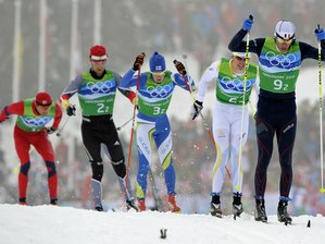 Deutsche Langlauf-Staffel verpasst Medaille - Keine Chance für Axel Teichmann (2.v.l.) und die deutsche Staffel