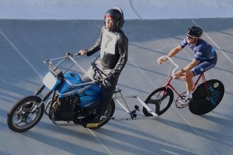 Deutsche Meisterschaft der Derny- und Steherrennen: Chemnitzer wollen nach Medaillen greifen - Das Chemnitzer Duo Robert Retschke (re.) und Holger Ehnert (li.) geht am 14. und 15. Juni bei der Steher-DM in Erfurt an den Start.