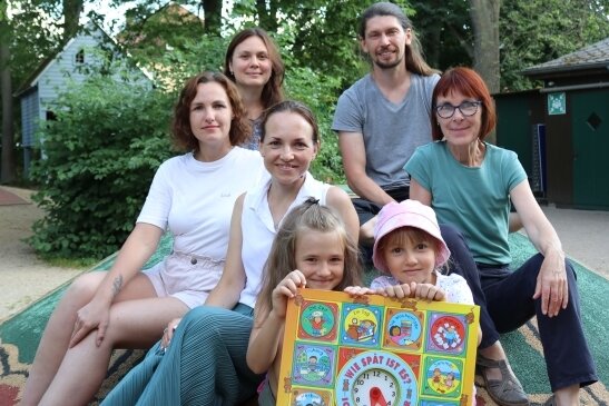 Deutschkurse: Ukrainische Kinder brauchen Hilfe - Susanne Hartzsch-Trauer (rechts) will bei der Organisation der Ferienkurse für ukrainische Kinder helfen. 