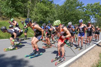 Deutschland-Premiere: Rollski-Rennen in Oberwiesenthal dauert 24 Stunden - Rollski-Veranstaltungen, wie hier in Seiffen, sind für Wintersportler ein bekanntes Sommertraining. Eine 24-Stunden-Challenge gab es aber noch nie.
