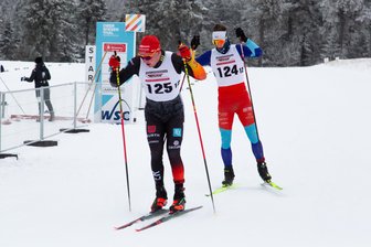 Deutschlandpokal: Was sich die Biathleten vom Oberwiesenthaler Stützpunkt in Oberhof ausrechnen - Yanis Jolly (r.), der in dieser Szene zu Albert Engelmann aufschließt, will in Oberhof angreifen.