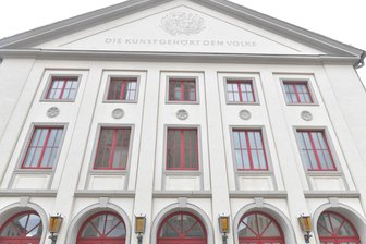 Deutschlandroute historischer Theater trifft sich in Freiberg - Das Theater am Buttermarkt in Freiberg gehört seit 2021 zur Gesellschaft historischer Theater Europas.