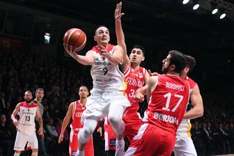 Deutschlands Basketballer starten in Chemnitz mit Sieg in WM-Quali - 