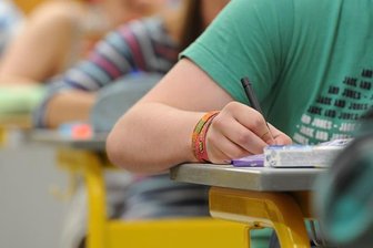Deutschlernen nach Gehör: Wenn der "Gönig Gümmelgörner gaut" -
