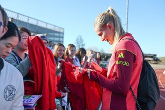 DFB-Frauen: "Bewährungsprobe" nach Jubelfeier - Kehrt in die Startelf der DFB-Auswahl zurück: Abwehrchefin Janina Minge. (Archivbild)