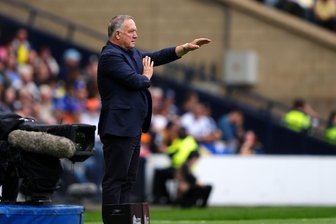 DFB-Gegner Curaçao holt sich WM-Schwung: 4:0 gegen Aruba - Curaçaos Trainer Dick Advocaat feierte im letzten Test mit seinem Team einen Sieg. (Archivbild)