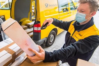 DHL nimmt neuen Stützpunkt in Eibenstock in Betrieb - Manuel Irmisch gehört zu den 32 Frauen und Männern, die im neuen Zustellstützpunkt von DHL in Eibenstock arbeiten.