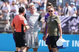 Diagnose ist da: FC Erzgebirge Aue muss lange auf Torhüter Max Uhlig verzichten - Beim Spiel in Ulm musste Torhüter Max Uhlig schon nach 25 Minuten ausgewechselt werden.