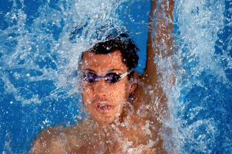 Diagnose Krebs: Warum die Chemnitzer Schwimmlegende Stev Theloke dennoch nach einem Weltrekord schielt - Stev Theloke beim Kurzbahn-Weltcup-Finale 2002 in Berlin.