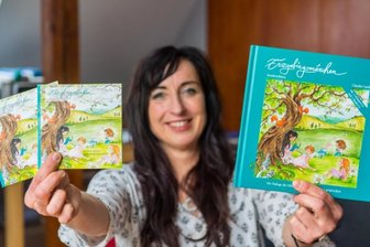 Dialoge der Erzgebirgsmärchen sind in Mundart zu hören - Die Thalheimerin Claudia Curth bringt eine Sonderedition ihrer Erzgebirgsmärchen heraus. Teilweise wird auch Mundart gesprochen.