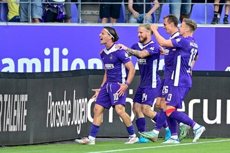 Die Aue-Stimmen zum Sieg im Sachsenderby: „Das fühlt sich richtig gut an“ - Der Jubel war groß bei den Veilchen, nachdem sie die Dresdner mit 2:0 bezwangen und somit den nächsten Sachsenderby-Erfolg eintüteten.