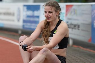 "Die Beine sind nun müde" - Erneut Silber im Gepäck: Anne Weigold, hier bei der Kurpfalz-Gala in Weinheim, bestätigte bei der Deutschen Meisterschaft in Braunschweig ihre gute Form über 100 Meter Hürden. Mit diesem Erfolg enden für die Sportlerin der LG Mittweida intensive Wochen auf der Bahn. 