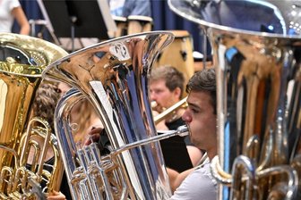 Die Bläserphilharmonie mit den Besten von Morgen: Talente aus ganz Sachsen in Chemnitz zu Gast - 50 Nachwuchsmusiker weilen in Chemnitz. Am Samstag treten sie auf. Die Gäste erwartet lateinamerikanische Musik.