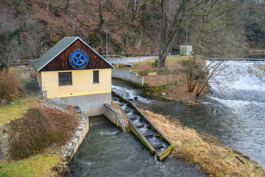Die Dimensionen der Nachhaltigkeit - Wasserkraftwerk mit Fischtreppe der Rolle-Mühle in Waldkirchen an der Zschopau. Das Unternehmen hat den Preis für nachhaltiges Ressourcenmanagement gewonnen. 