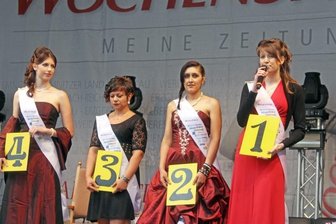 Die dreifache Silberstadtkönigin - 2013 trat Julia Richter (r.) schon einmal an, um Freibergs Königin zu werden. Damals unterlag sie Katharina I. (l.).