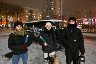 Die dunkelste Seite der Stadt: Unterwegs mit dem Chemnitzer Kältebus - Victoria Teuchert, Maleen Schwendel und Marlene Bosecker waren an diesem Abend die Besatzung des Chemnitzer Kältebusses. Es ist die vierte Saison. Im vergangenen Winter absolvierte der Bus 33 Fahrten mit mehr als 500 Kontakten.