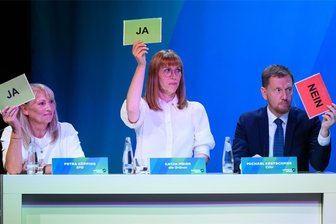 Die Einzelkritik nach der Wahldebatte: So performten die Spitzenkandidaten von CDU, AfD, Linke, Grünen, SPD, FDP und BSW - Zweimal ja und einmal nein zu mehr Freiheit beim Gendern in der Schule: Petra Köpping (SPD), Katja Meier (Bündnis90/Die Grünen) und Michael Kretschmer (CDU) bei der Wahldebatte.