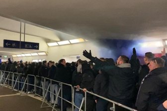 Die Fans beim Westsachsenderby: Feuer, Rauch und Fußballfest -