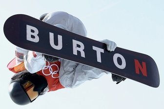 Die "fliegende Tomate" ist erwachsen - Shaun White war der Beste in der Qualifikation. Der einzige deutsche Starter in der Halfpipe-Konkurrenz, Johannes Höpfl, verpasste den Einzug in das heutige Finale als 23. deutlich.