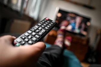 Die Freiheit der Wahl: Mieter in Westsachsen können ab Juli ihren eigenen TV-Anbieter auswählen - Viele Mieter haben ab Juni die Qual der Wahl: Beim TV-Bezug lohnt es sich, verschiedene Angebote zu vergleichen: Welche Sender gibt es in welcher Auflösung zu welchem Preis?