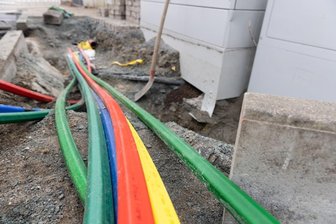 Die ganze Straße für ein Haus in Dittmannsdorf aufgerissen? Nur eine Familie bekommt schnelles Internet - 