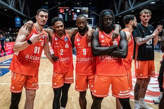 Die großen Jungs ragen heraus: Die Einzelkritik zum Sieg der Niners Chemnitz gegen Oldenburg - Die Mannschaft war der Star: Mit einer starken Teamleistung besiegten die Niners Chemnitz am Samstagabend die EWE Baskets Oldenburg mit 95:85.