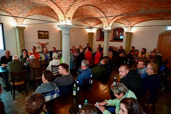 „Die haben doch sowieso kein Geld“: Was Frankenhausener beim Ausbau ihrer Ortsdurchfahrt befürchten - Im Kloster hatten sich am Donnerstagabend zahlreiche Gäste eingefunden, die sich für den geplanten Ausbau der Leipziger Straße in Frankenhausen interessierten.