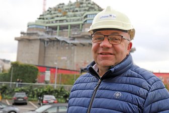 Die hängenden Gärten von Hamburg Altona: Wie das Planungsbüro Phase 10 aus Freiberg aus einem Bunker Neues schafft - Ronny Erfurt vom Planungsbüro Phase 10 aus Freiberg ist noch bis ins nächste Jahr mit den Arbeiten am Bunker an der Feldstraße in Hamburg beschäftigt.
