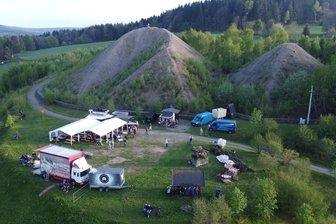 Die Halde zum Beben gebracht: 450 Besucher tanzen in Buchholz in den Mai - Zur Walpurgisnacht wurde an der Halde 116 bei Buchholz bis in den Morgen getanzt.