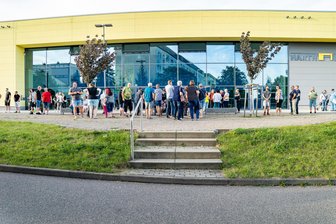 Die Hartharena-Debatte zeigt den verrohten Diskurs: Vor allem Ängste statt Argumente - Knapp 850 Menschen wollten laut Polizei am Donnerstag bei der Einwohnerversammlung in Hartha dabei sein.