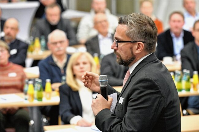 Die IHK in Freiberg und das Missverständnis des Ministers - Sachsens Wirtschaftsminister Martin Dulig (SPD) war am Mittwochabend im Freiberger DBI Gesprächspartner beim IHK-Forum zum Thema "Energie - Sicher durch die Krise". 