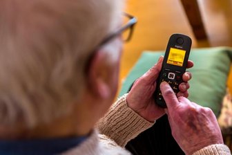 Die Jagd nach einem Corona-Impftermin: "Da schwingt so viel Arroganz mit" - Für sehr viele Senioren war es schwierig, über die Hotline einen Impftermin zu erhalten.