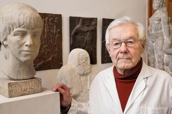 Die Kunstwelt in Westsachsen trauert um Berthold Dietz - Selbst im fortgeschrittenen Rentenalter stand Berthold Dietz regelmäßig in seinem Atelier. 