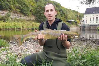 Stefan Peterhansl - Erster Lachs in der Freiberger Mulde.