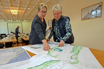 Die Landesgartenschau im Vogtland ist weiblich: Dieses Frauen-Duo will das Freudenthal zum Blühen bringen - Gestalterin und Verwalterin: Landschaftsarchitektin Dagmar Badock (links) und Finanzerin Kerstin Richter sind das Laga-Projektteam.