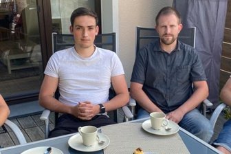 Die Lebensretter von Hammerbrücke - Retteten eine Frau aus einem brennenden Haus in Hammerbrücke: Daniel Gütter, Lukas Kain, Steffen Huy und Björn Meisel (von links). Jetzt ließen die Vier ihre Hilfsaktion Revue passieren.
