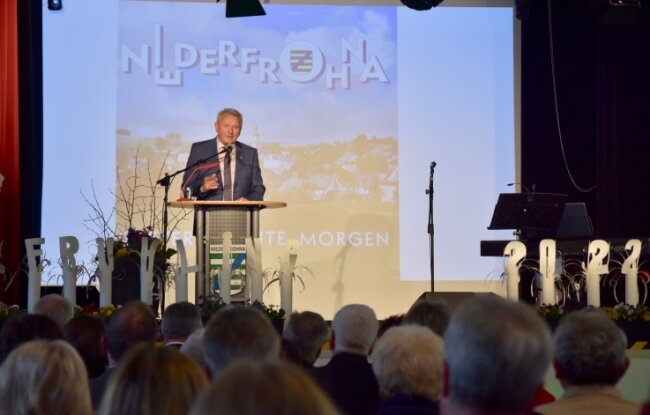 Die letzte große Rede des Niederfrohnaer Bürgermeisters - Klaus Kertzscher am Freitagabend in der Begegnungsstätte Lindenhof bei seiner letzten großen Rede als Gemeindeoberhaupt. 