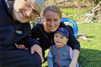 Die Leukämie ist zurück: Wie ein Familienvater aus Wildenfels um sein Leben kämpft - Ralf Jacob will mit seiner Frau Michaela seinen Sohn Konstantin aufwachsen sehen. Alle hoffen, dass die Stammzellenspende, die er vorige Woche bekam, dazu führt, dass er den Krebs besiegt. 