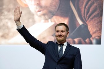 "Die Leute lassen sich nicht mehr verarschen": Wie Kretschmer gegen Ampel und AfD austeilt - Sachsens CDU-Landesvorsitzender und Ministerpräsident Michael Kretschmer auf dem Landesparteitag in Chemnitz.