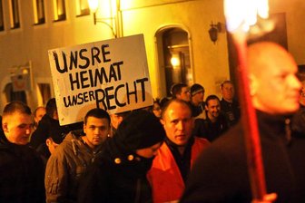 1800 Menschen nahmen am zweiten sogenannten Lichtellauf in Schneeberg teil.