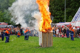 Die Lichtensteiner Feuerwehr hofft auf ein Fest ohne echten Einsatz - Schauübungen sind fester Bestandteil des Lichtensteiner Kinder- und Feuerwehrfestes.