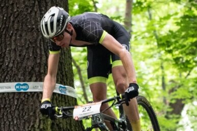 Die Liebe zum Rad nie verloren - Beim Cross Country geht es für die Mountainbiker über Stock und Stein durch den Wald. Der Neukirchener Tim Hämmerlein kann das besonders schnell und gut. Vor kurzem zum Beispiel gewann der 24-Jährige den Mitteldeutschen Meistertitel in der Eliteklasse der Männer. 