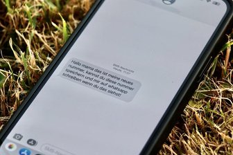 Die Masche mit dem Handy: Betrugsversuch im Erzgebirge schon mehrfach gelungen - Solch eine Nachricht hat in den vergangenen Wochen viele Erzgebirger erreicht.
