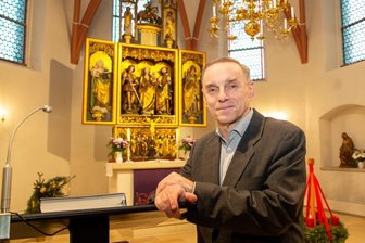 "Die Menschen suchen nach einem Ventil" - Superintendent Rainer Findeisen in der Georgenkirche Flöha. Er wünscht sich mehr Verständnis füreinander.