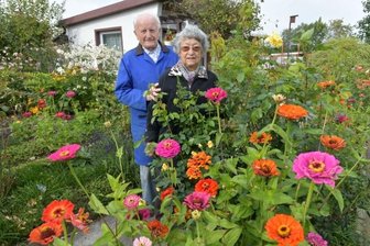 Die "Naherholung" hat keinen Leerstand - Elfriede und Wolfgang Butze in ihrem Garten in der "Naherholung".