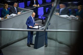 Die neue Ernsthaftigkeit - Bundeskanzler Friedrich Merz (CDU) bei seiner Regierungserklärung am Donnerstag im Bundestag.