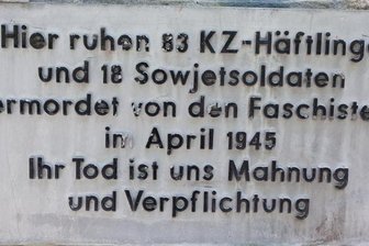 Inschrift auf Mahnmal