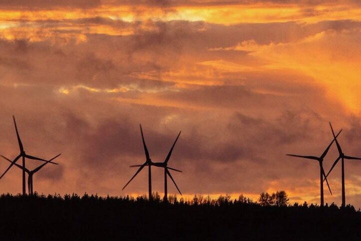 Die neuen Pläne für grünen Strom im Vogtland - Im Vogtlandkreis sollen dieses Jahr auch neue Windkraftanlagen entstehen. Wo genau hält das Landratsamt noch unter Verschluss.