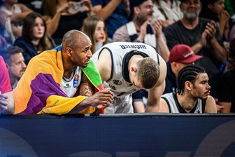 Die Niners Chemnitz und das peinliche Aus in den Playoffs: Wenn großen Worten keine Taten folgen - Enttäuschung pur: DeAndre Lansdowne, Jonas Richter und Olivier Nkamhoua in Heidelberg.
